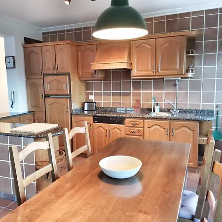 Casa Courcelles - *